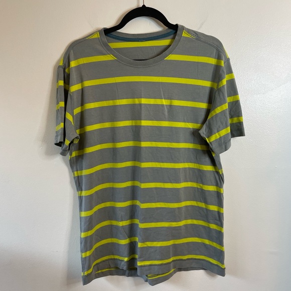 Lululemon Mens 5 Year Basic Short Sleeve Medium Core Grey Split Pea Green Stripe - Picture 1 of 10
